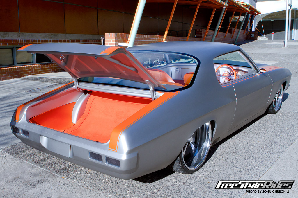 Karen Keves Marilyn Monaro that was unveiled at Meguiar�s MotorEx 2011