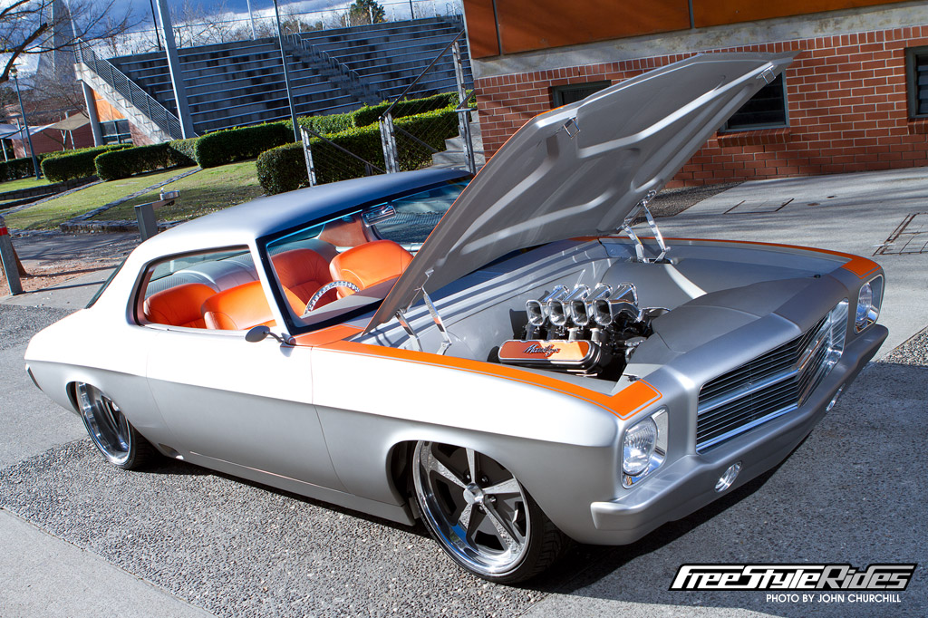 Karen Keves Marilyn Monaro that was unveiled at Meguiar�s MotorEx 2011